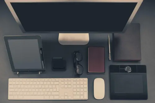 Arbeitsplatz mit Computer